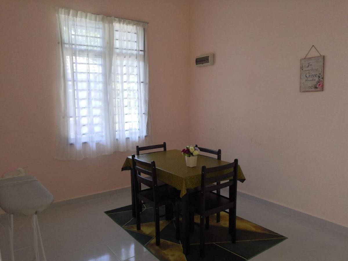 UMMI'S Homestay Besut Kampung Kuala Besut Luaran gambar