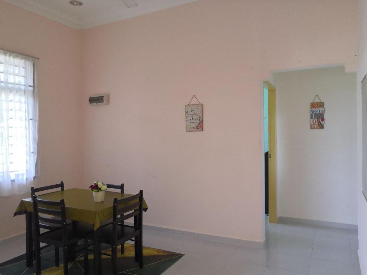 UMMI'S Homestay Besut Kampung Kuala Besut Luaran gambar