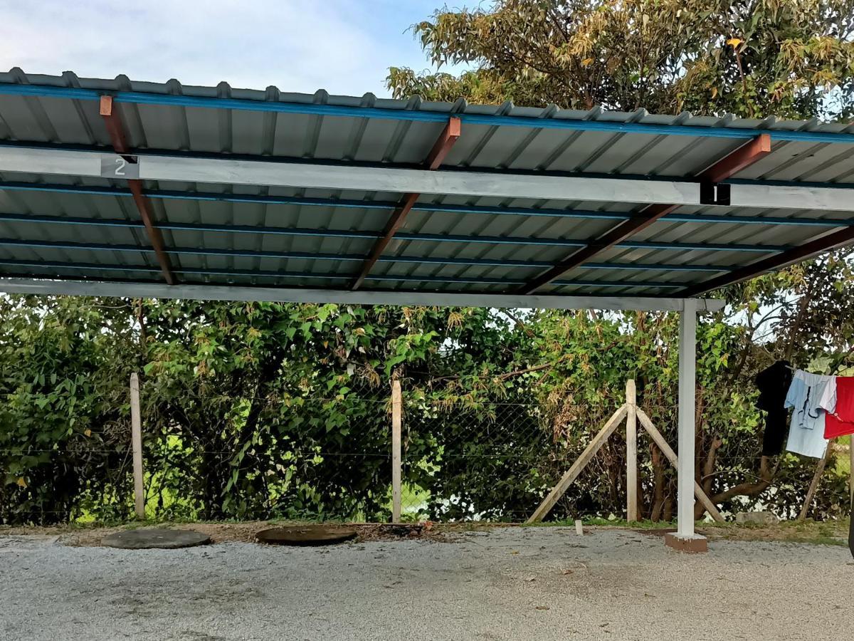 UMMI'S Homestay Besut Kampung Kuala Besut Luaran gambar